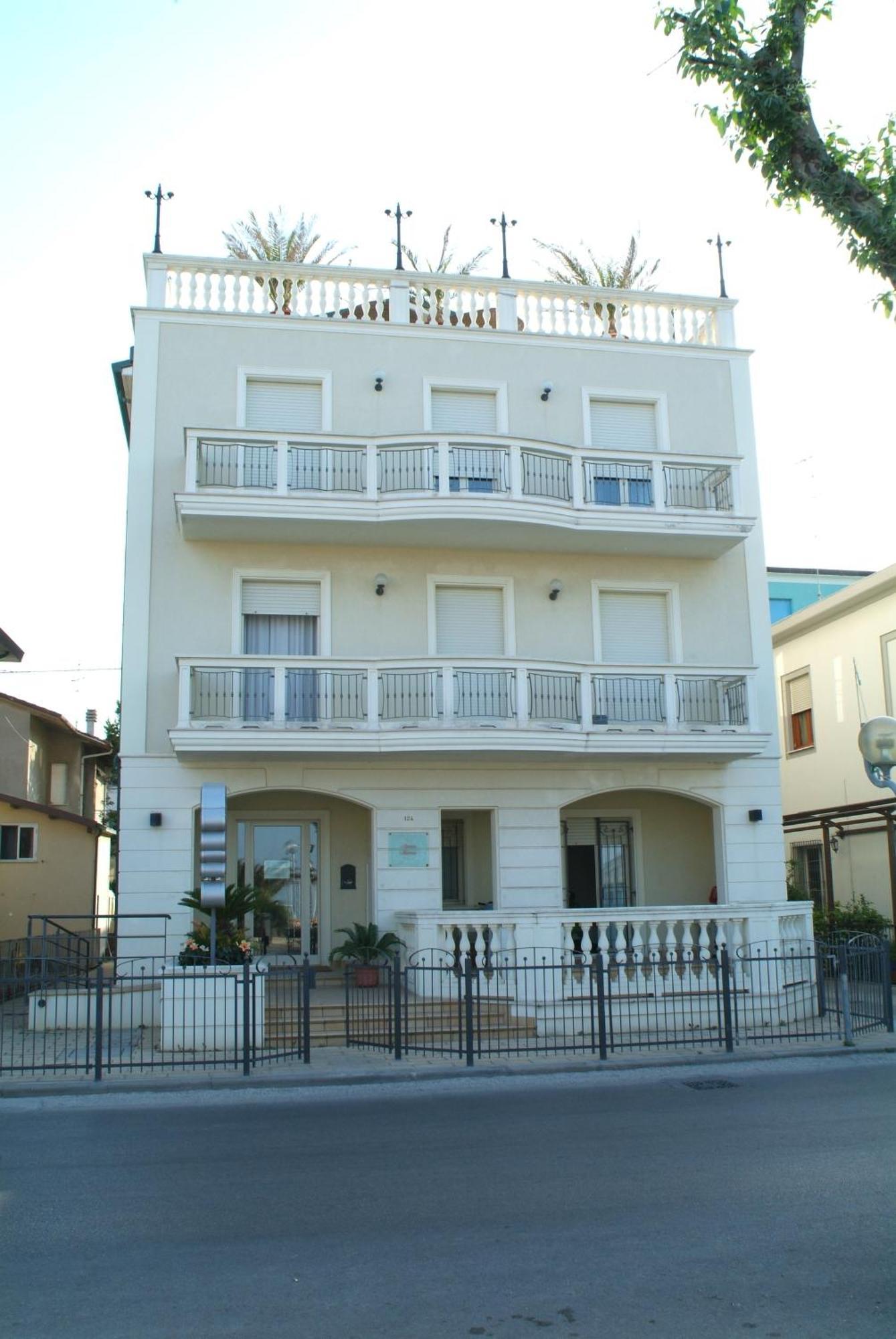 Residenza Mediterranea Apartments Rimini Eksteriør billede